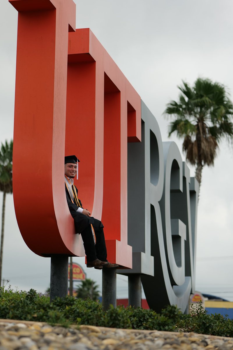 Mariooota's tweet image. Where God guides, he provides.

• First Generation College
• BS in Criminal Justice
• Cum Laude
• 2x Deans List
• 1x Presidents List