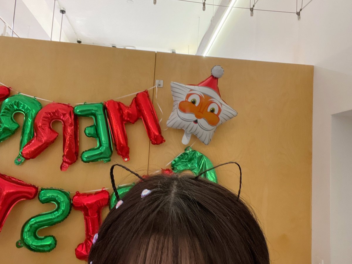 Good morning, rise and shine people! Look at my kitty cat for yesterday's event~ cute, isnt it?