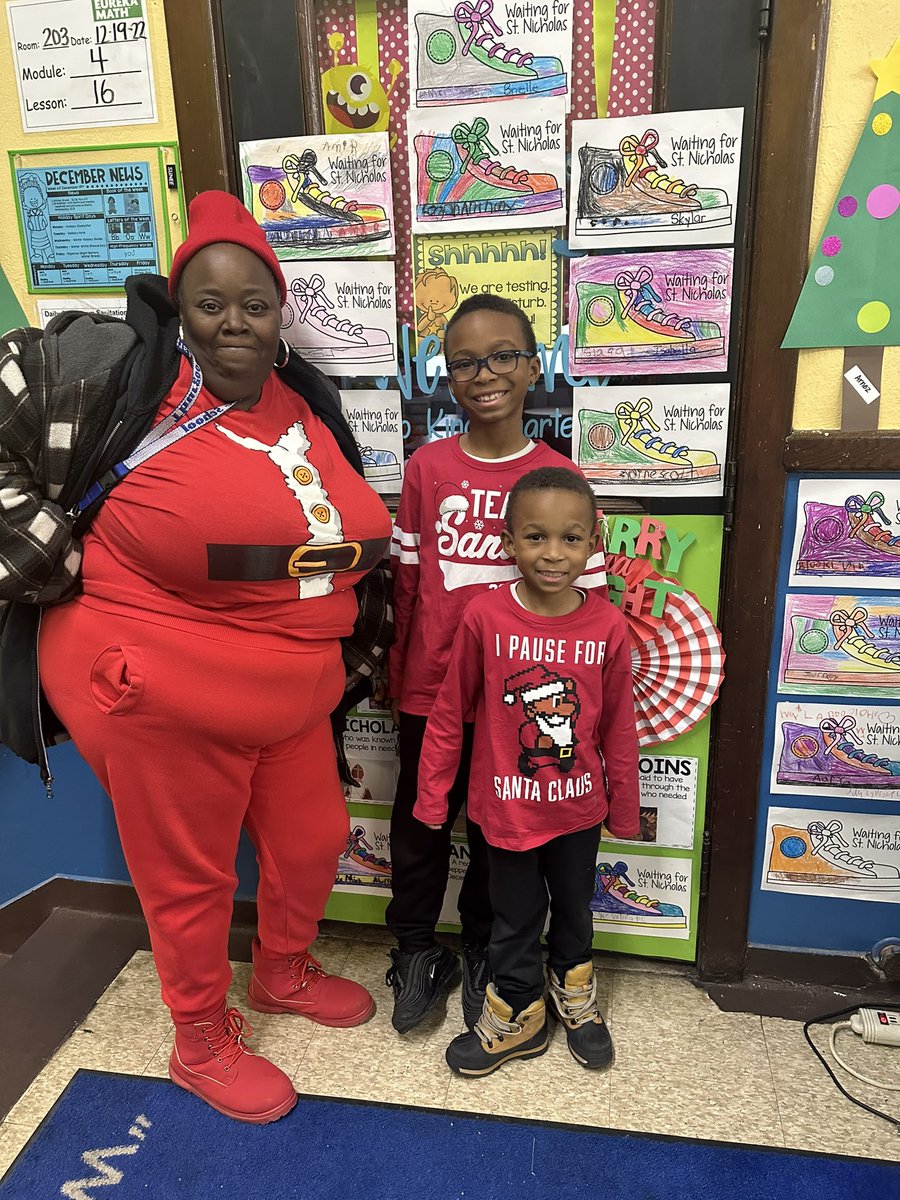 TDpcsd's tweet photo. We started off our Spirit Week well with today being holiday character day 😎😊🎄. Tomorrow’s holiday hat day 🎩🧢 👒 https://t.co/Zd27dTmU9z