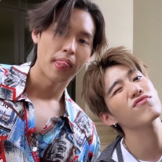 marrysummerr's tweet photo. มีแค่หมาใหญ่กับจิ๋วเร้กในวันนี้ก็พอแล้ว​ ขอให้กินอิ่มนอนหลับไม่ฝัน​ :)​💗🧁 https://t.co/aN5ZbNvC8P