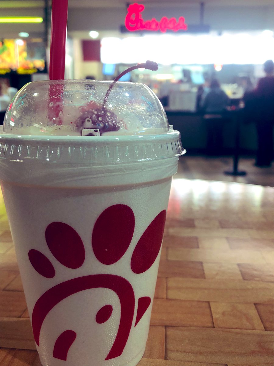 kevinfitz1's tweet photo. One last stop at the mall @ChickfilA for a #PeppermintChipMilkshake #food #foodie #milkshake #holidays https://t.co/o9NxmUgjF6