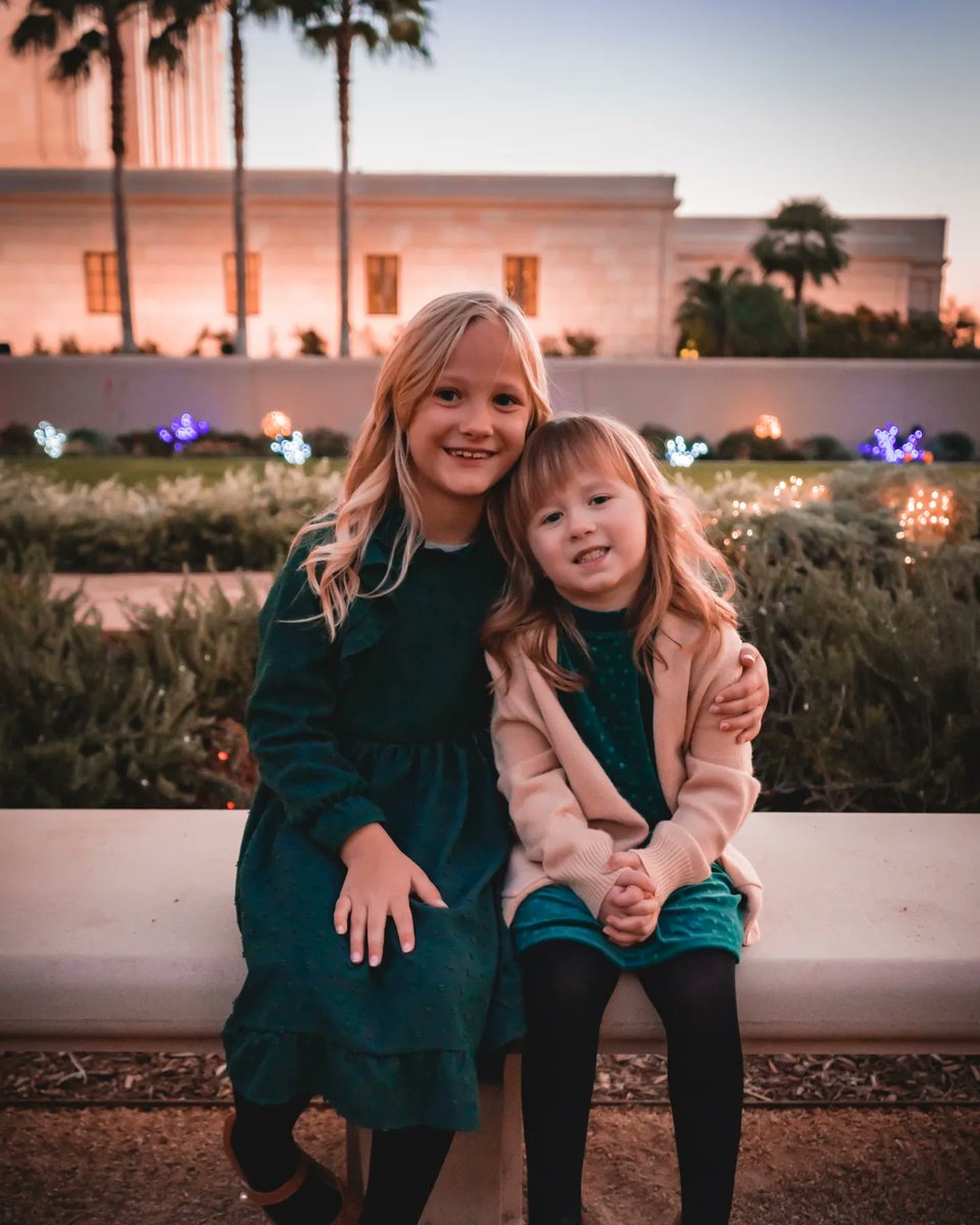 ccscottaz's tweet photo. ❄️ Can you think of a cuter face for the holidays?

Love having the opportunity to shoot this adorable family every year ❤️ https://t.co/VEcBmu3cKc