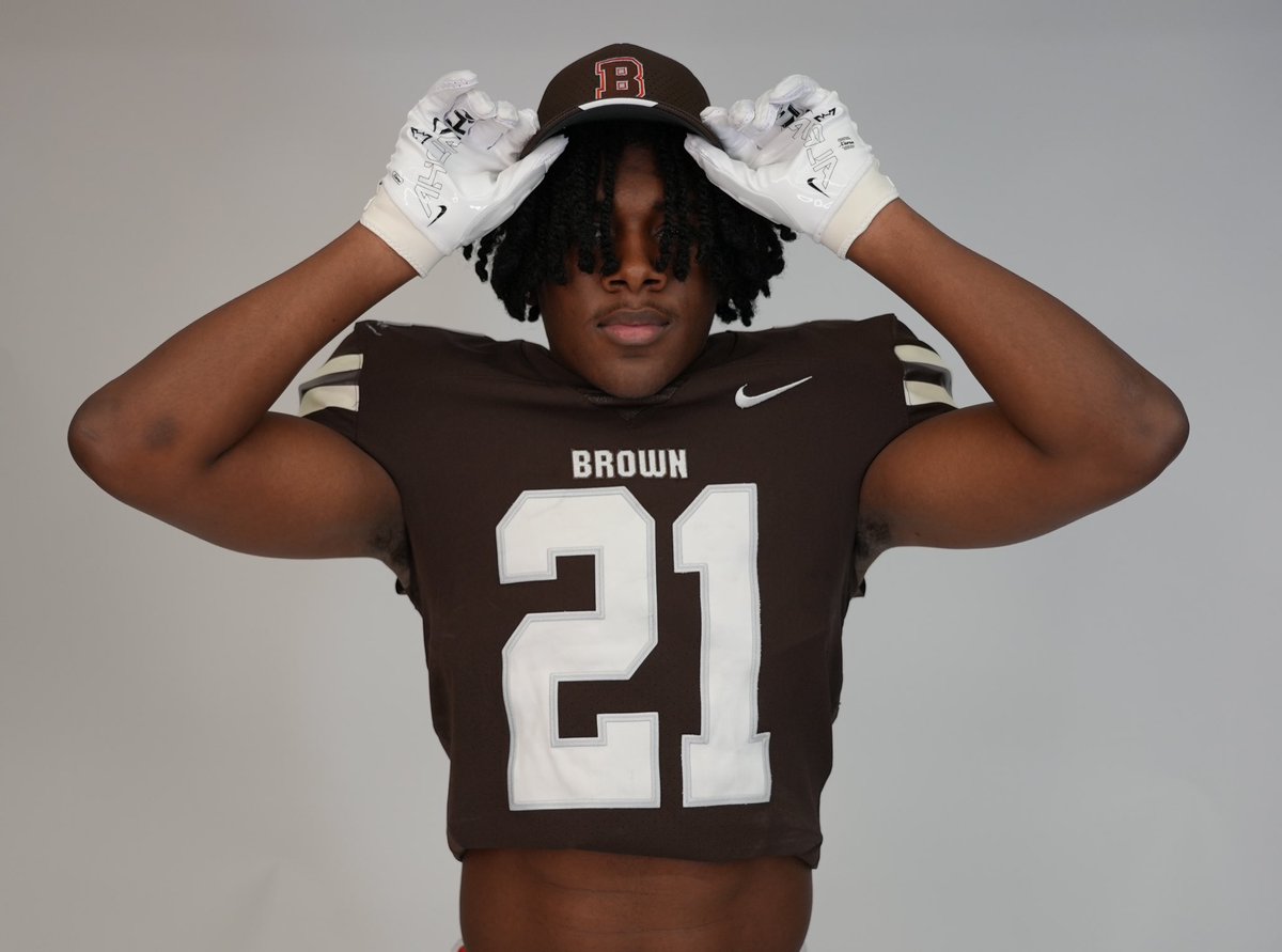 jamarimyers1's tweet photo. Thank you @BrownU_Football for the amazing visit this weekend! It was great getting to see all the coaches again, and I’m looking forward to being on campus officially this fall!! https://t.co/YTZApW7Xbo