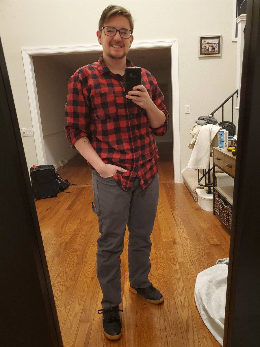 ForDraBi's tweet photo. 1st selfie of the year vs the last selfie of the year https://t.co/AUcwvorTK4