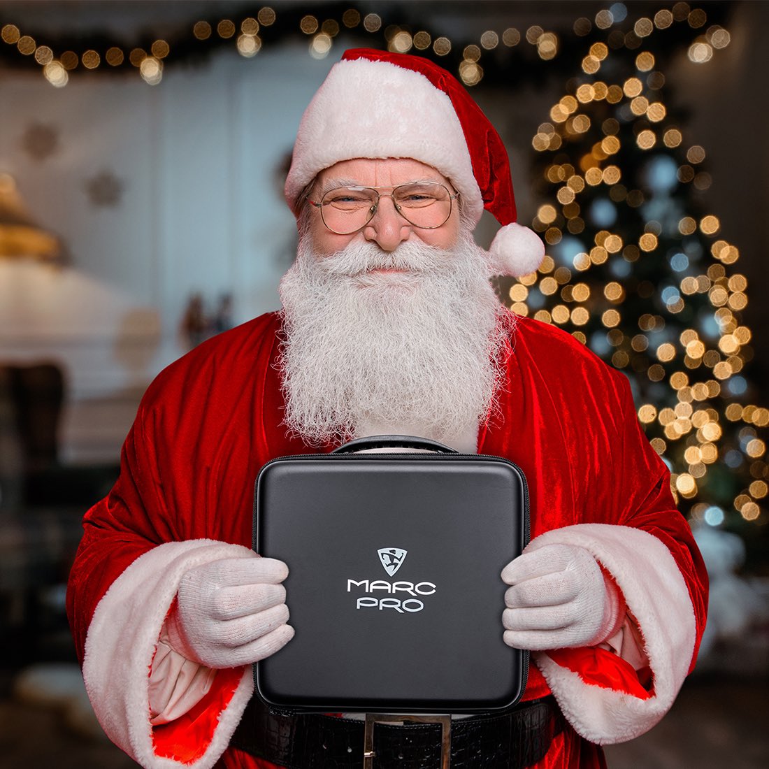 TheMarcPro's tweet photo. #santaclaus on the #recovery game with #marcpro to be ready for the big night this week - Maybe you'll have a device under your tree when you wake up 😎🎄 https://t.co/qP0l9JkR4w