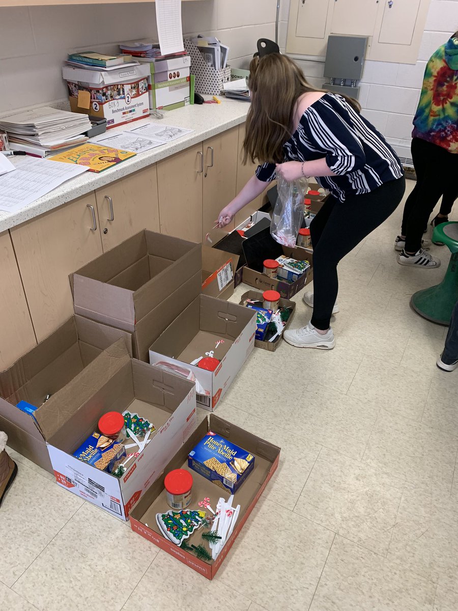 Lisa Phillips tweet media