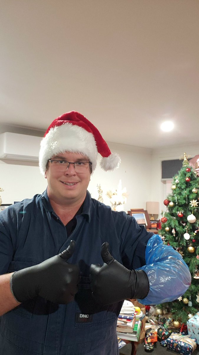 AussieCattleKid's tweet photo. When the Christmas Party theme is "When I Grow Up" and you go as a #CattleVet!
#GloveUp #PregTesting #PregTestingCows #PregTestingGloves https://t.co/jYvSQ0z8KL