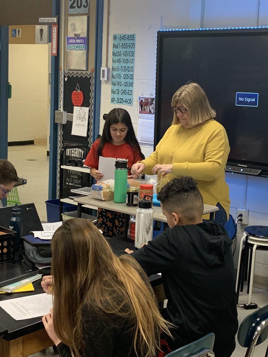 Liz Mayo tweet media