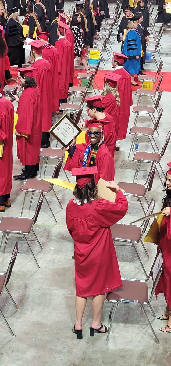 kidjupes's tweet photo. Degreed🎓 https://t.co/k8PfpOOahG
