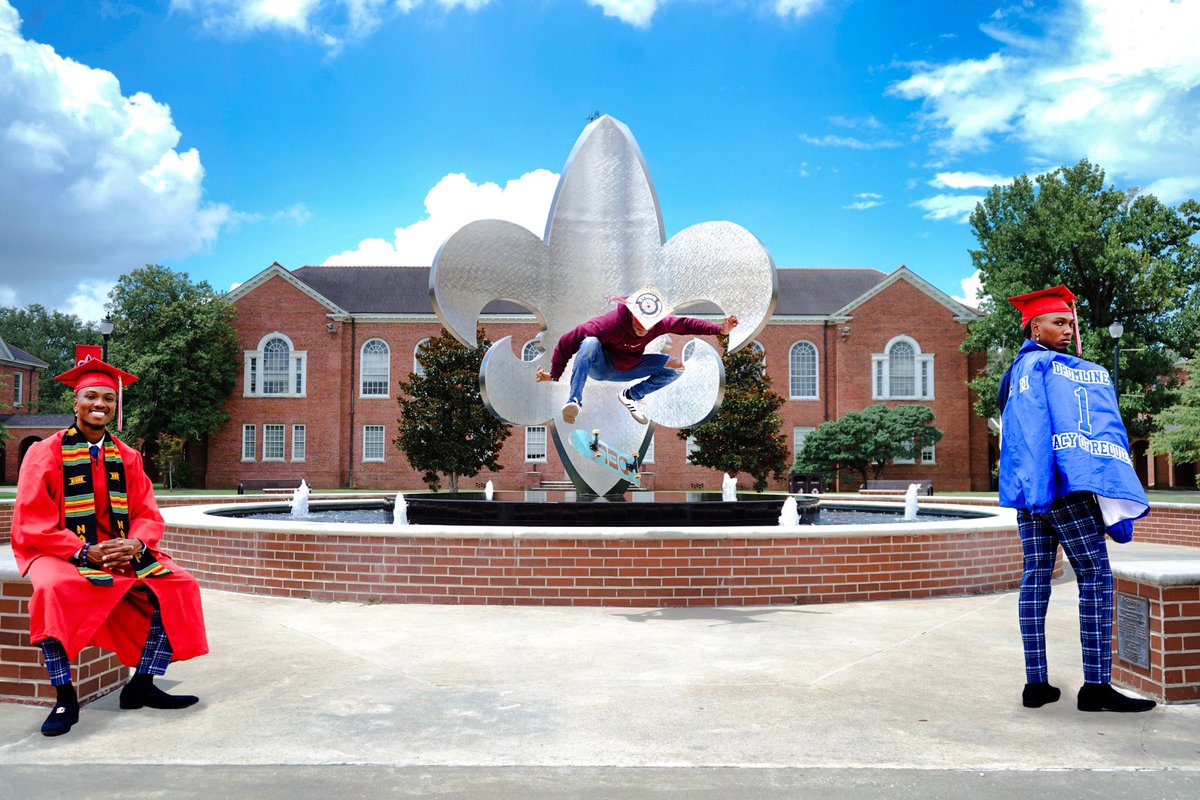 kidjupes's tweet photo. Degreed🎓 https://t.co/k8PfpOOahG