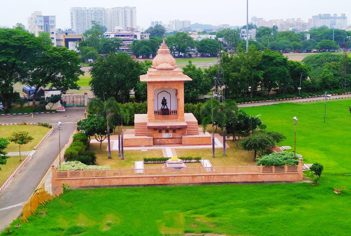 RSSgeet's tweet photo. सभी स्वयंसेवकों के प्रेरणा का केंद्र।
“ स्मृति मंदिर , रेशिमबाग - नागपुर ”
@RSSgeet https://t.co/2SvnG39s2v