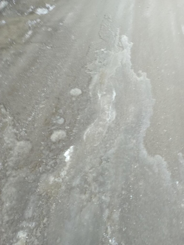KashmirWeather2's tweet photo. Roads Also Started Freezing intense cold hits Kashmir parts many places recorded coldest night
Chilia kalan Expected enter Mid Night today
Pics: #Garoora #Bandipora
Temp: -6.2°C 🥶
@shubhamtorres09
@KashmirForecast https://t.co/D6Tk4rK0w7