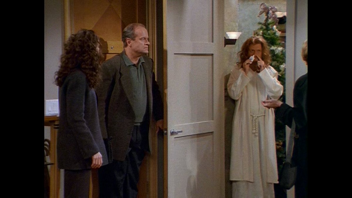 NextScenePod's tweet image. It’s night two of #Chanukah, and we are back with Niall McGowan from #BatMinute and #MiamiMinutes to analyze #Frasier season 6 episode 10, “Merry Christmas, Mrs. Moskowitz.” nextscenepod.com/podcast/chanuk… #Hanukkah