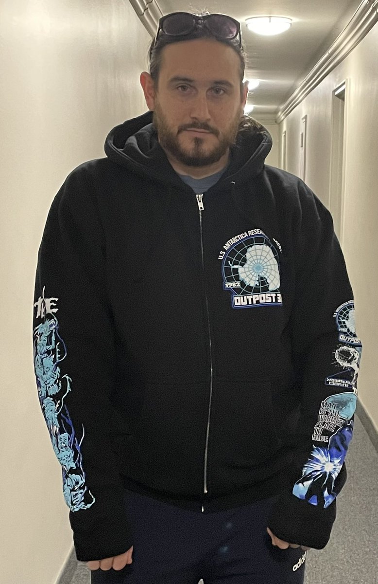 DrZaiusGoD's tweet photo. Thanks to #creeporama for my new favorite sweatshirt. Itβs warm and fucking awesome! #TheThing @creep_o_rama #horrorshirts #horrorgear #HorrorCommunity #outpost31 https://t.co/4YxMr03ZR4