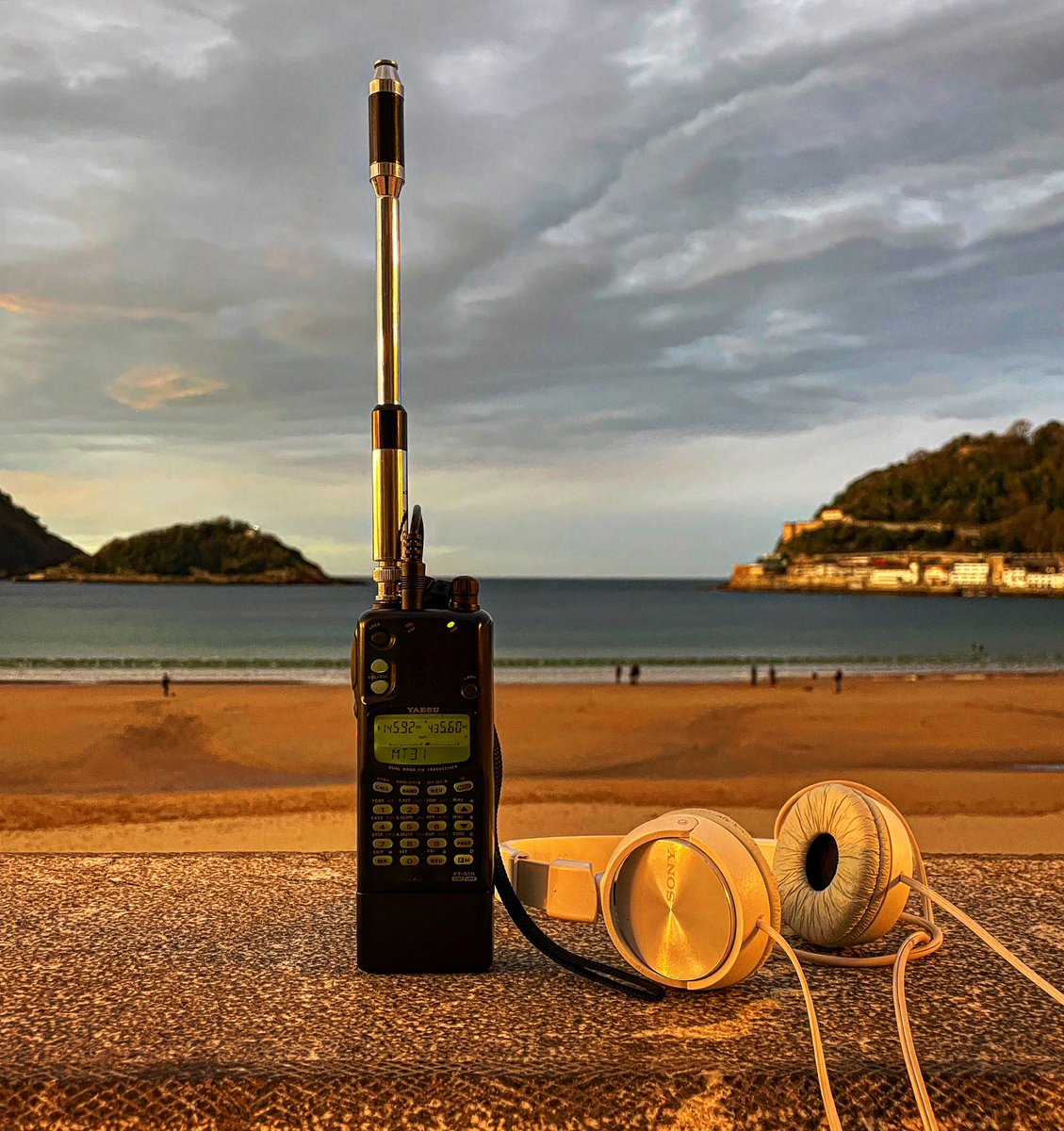 Dav Sennairton tweet media