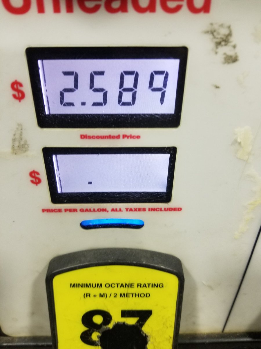 Lv2nvst1's tweet image. Thank You Brandon!! @POTUS @TheDemocrats Wow nearly half the price from not long ago. @GOP and the big oil buddies must be besides themselves! @VP @SymoneDSanders #InflationBusting