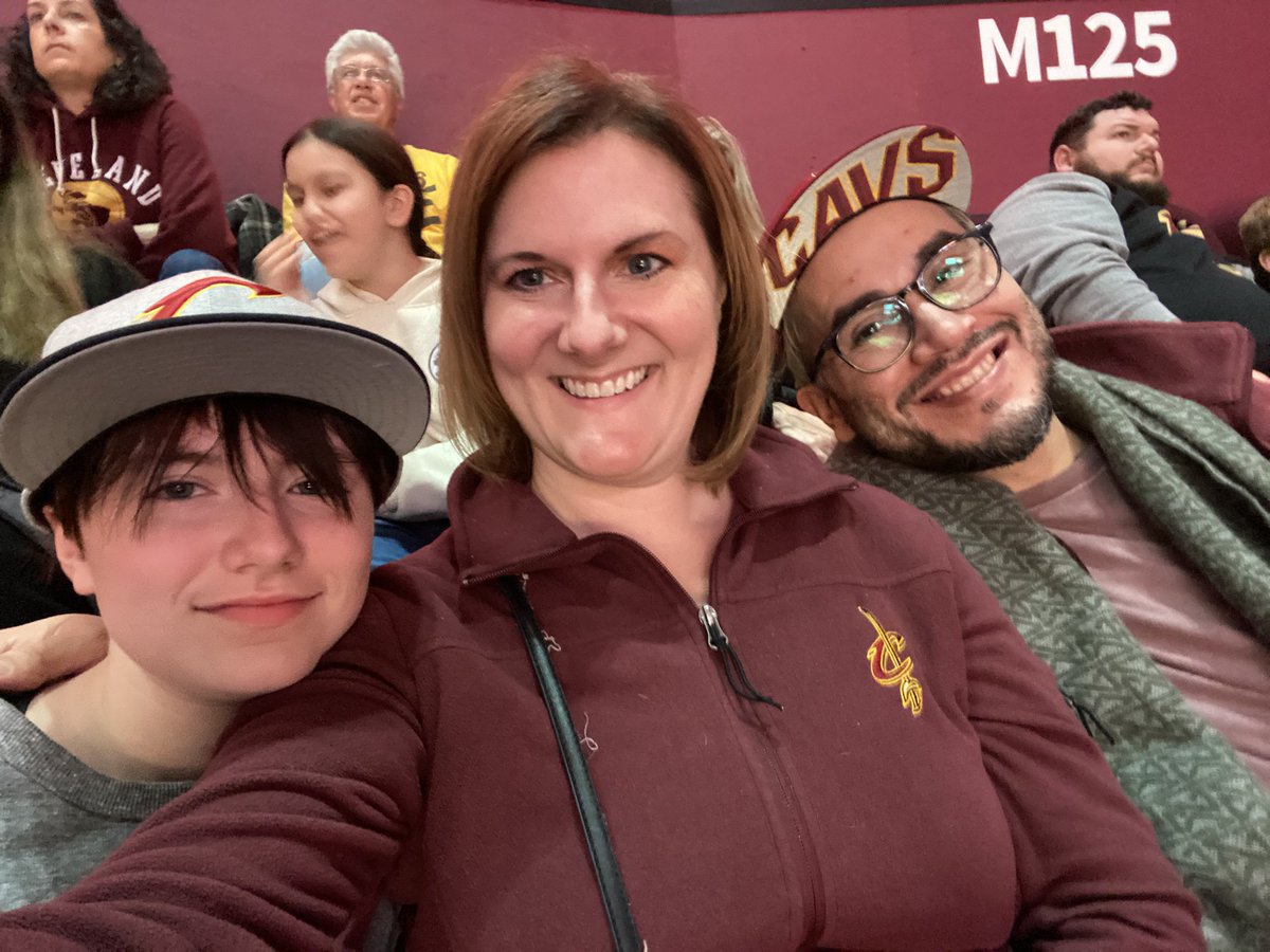 candacejobeth's tweet photo. Let’s go @cavs ! #LetEmKnow https://t.co/I4w0ZOKRSE