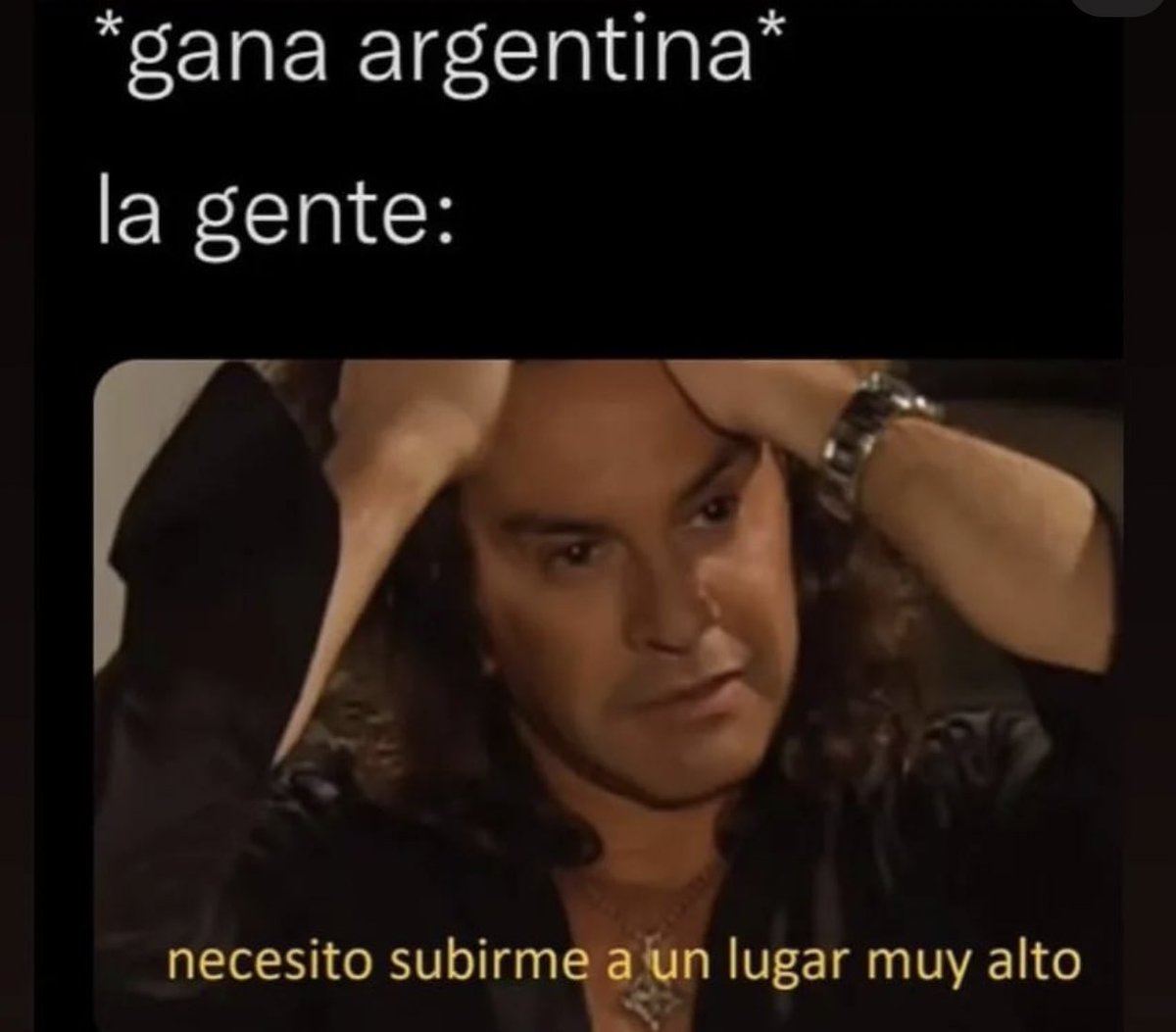 nicocontarino's tweet photo. Abro hilo con las mejores caídas / festejos bizarros en la celebración de Argentina campeón Copa del Mundo FIFA Qatar 2022 🇦🇷🇦🇷

Empiezo, obelisco: https://t.co/MNbOVc5L50