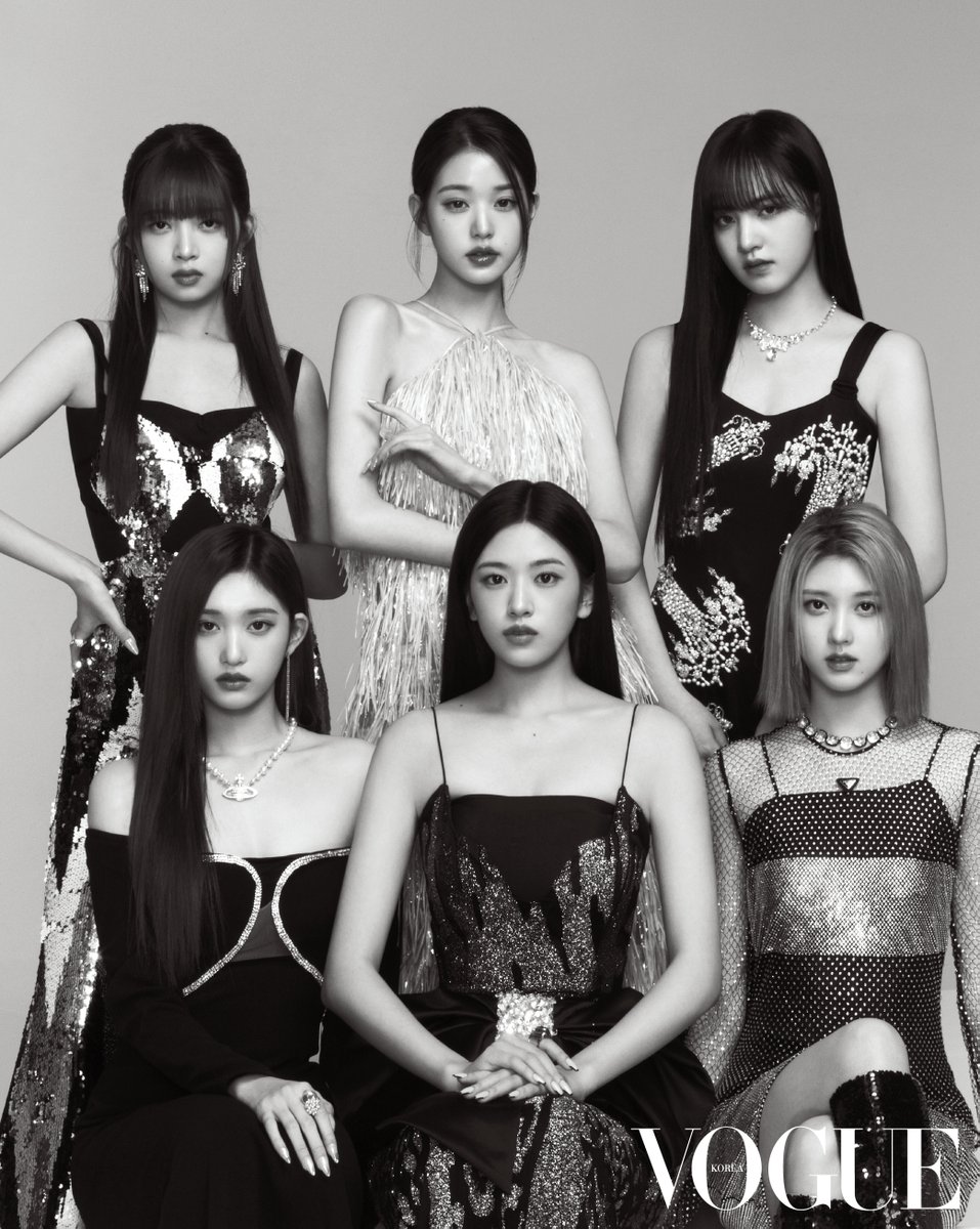 VogueKorea's tweet photo. 우리는 아이브를 보면서 무한한 자신감에 대한 동경을 느낍니다. 실제로 그렇지 않기 때문에 더 그런 인물이 되고 싶게 만드는 무엇이, 이들에게 있습니다. 

2022년의 아이돌, 아이브와 2023년을 시작하며 나눈 대화, 지금 링크에서 만나보세요 

▶️ https://t.co/38HnuyLj88 https://t.co/H1J1dqVeWo