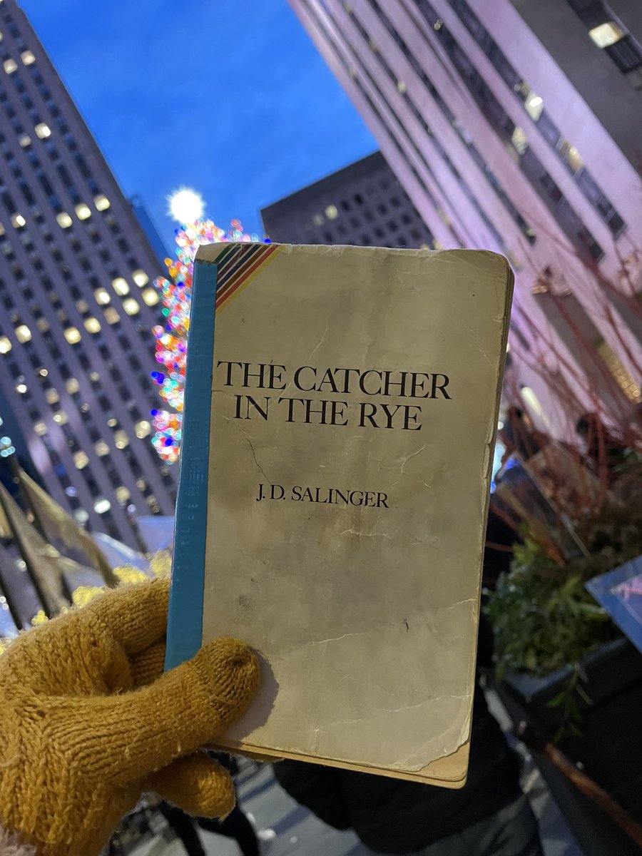 Last year I had the opportunity to share my favorite book with these wonderful students. We always joked about taking a trip to NYC in honor of Holden and today, thanks to @cshearerbhs, we were able to ❤️❤️