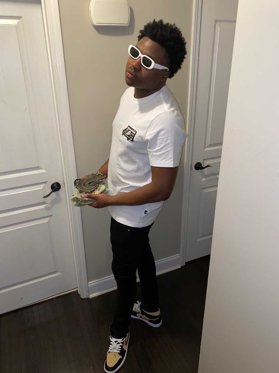 BGOsoMajor's tweet photo. O.P.M. Cutthroat Monopoly #FreeLilOne U Know My Lil Nigga Was Da Hardest 💨🧟‍♂️ https://t.co/dnXRuJQwh0