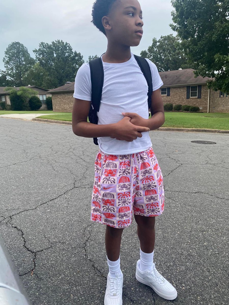CeoKreflo's tweet photo. Kaiden Wayneโs 1st day of Middle School #BigDripper #timeflies #likefatherlikeson #mywholeheart ๐ฏ๐ค๐คโพ https://t.co/aIGMDJHsIT