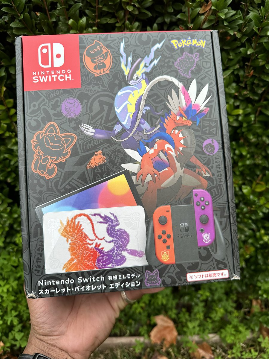 PokemonTCGDrops's tweet image. 🔥 Giveaway Time 🔥

For a chance at a Nintendo Switch OLED Scarlet Violet Edition all you gotta do is:

✅ Like &amp;amp; RT this
✅ Be Following
✅ Please check out the quoted tweet to see if there’s anyone in your zone you can help out this Christmas

Picking a winner Friday 12/23