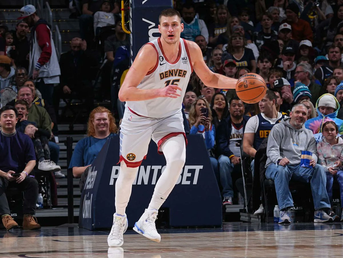 barstoolsports's tweet image. Nikola Jokic Is So Dominant Right Now He&apos;s Doing Shit That The NBA Hasn&apos;t Seen Since Wilt Chamberlain barstoolsports.com/blog/3449384/n…
