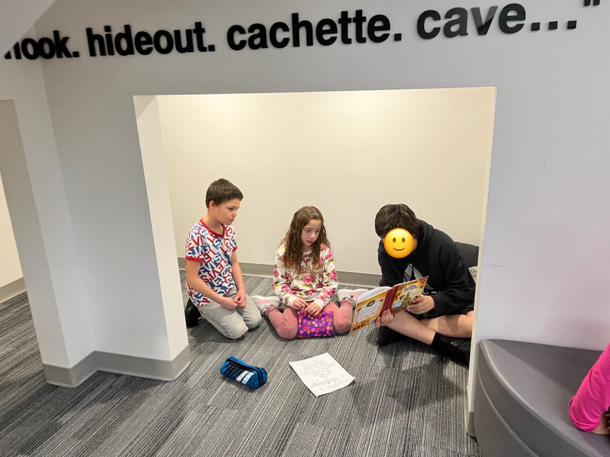 We loved getting to spend time with the Grade 7/8’s today for a little holiday fun! 😊🎄The <a href="/Connaughtcomets/">Ecole Connaught</a> senior students showed some excellent leadership skills while working with their little buddies! 🙌🏻