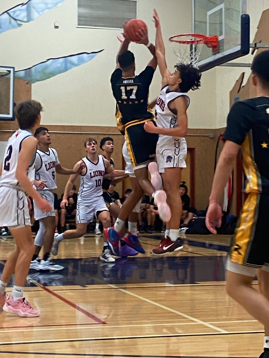 RebelsAthletics's tweet photo. Our Rebels top @YaleLions 91-80 in Round 1 play at the @Tamanawis Senior Boys Winter Invitational Tournament

📊
Andy Chen 19p 14r 3a
Brady Lau 18p 4r 2a
Lordrikk Gutierrez 15p 11r 4a

#GoRebels 🖤💛🏀 https://t.co/2ZpndDybvb
