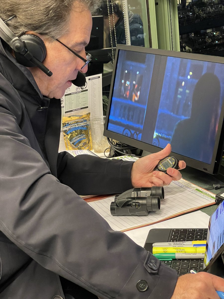 RossTuckerNFL's tweet photo. My man Kevin Harlan brought his own stopwatch again so that YOU know the hang time of every punt tonight. 💪

BYOSW https://t.co/h6eI0Q3QaH