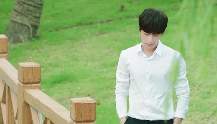 han_yasi's tweet photo. Under the willow tree, I will wait for you..
#xiaonai #love020 #YANGYANG #YangYang杨洋 #yangyangfan #yangyangfans #yangyanglovers #yangyangactor #favoriteactor #chineseactor #chinesedrama #chinesedramalovers #fangirl #fangirling #fangirlmoment #fangirlmode #lovehim https://t.co/LRhWIPWyQw