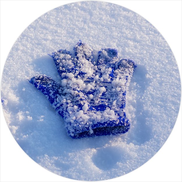 christacoryell's tweet photo. Check it out! I just voted for freezing, soaked gloves in the #GetMeTheCocoa Tug O' War.  https://t.co/mEWrV5Bf7j https://t.co/N3uQY7HNfk