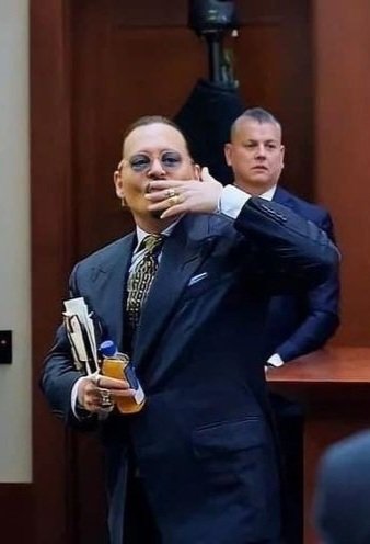 Alexandra022619's tweet photo. End, dear free! β¨οΈπ¦π¦
πππ₯°
#hefinished #johnnydeppwinner #johnnydepp #JohnnyDeppKeepsWinning #weloveyoujohnnydepp #johnnydeppfans #neverfeartruth #imwithyoujohnnydepp https://t.co/Tqz9ICTld6