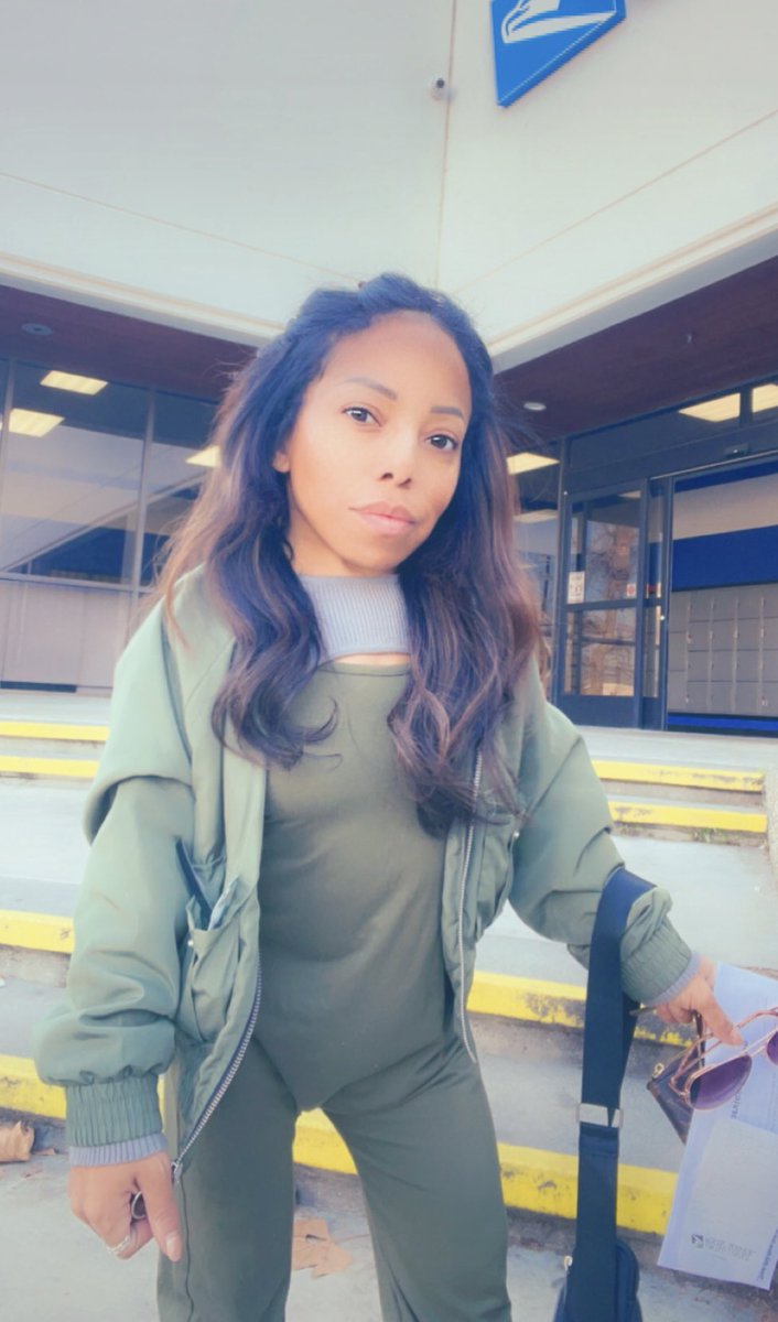 missamazingali's tweet photo. @USPS when do you change all your location services to accommodate all Americans to access your extremely high counter tops? I’m 3’8 ft and can’t conduct my business, completely frustrating. Lower your counter tops please!!!! #handicap #littleperson #cnn #cbs https://t.co/vz25jRs8qp