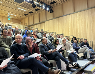 CMC_Cambridge's tweet photo. For our final day, we welcomed back Dr Sheibani who delivered an illuminating talk 'Does Islamic Law Change?'
In our last session, 'College Champions: Becoming Ambassadors', attendees brainstormed ways in which they can work collaboratively & continue to support us!
#SupportCMC https://t.co/XHanjPeqUH