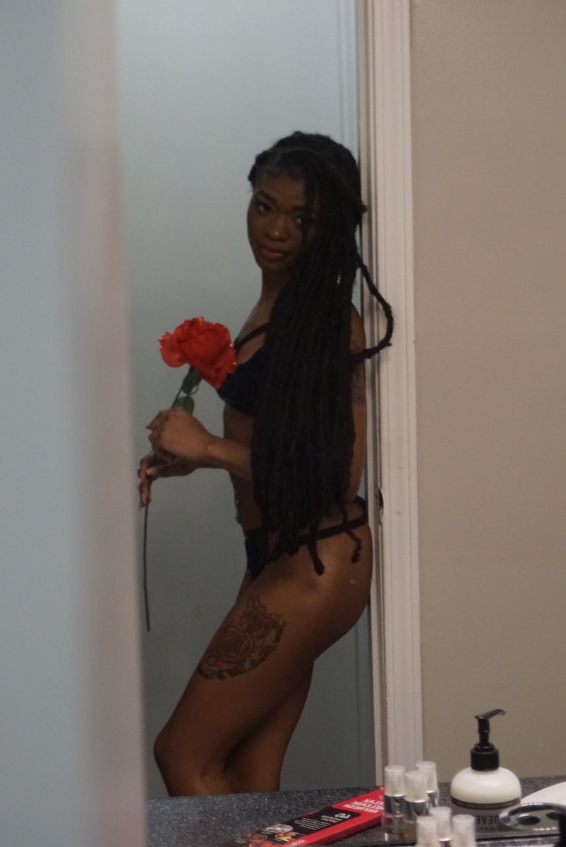 UniQueFeetFlixk's tweet photo. @CremeCocaine_ https://t.co/ljz3wvL1Gp