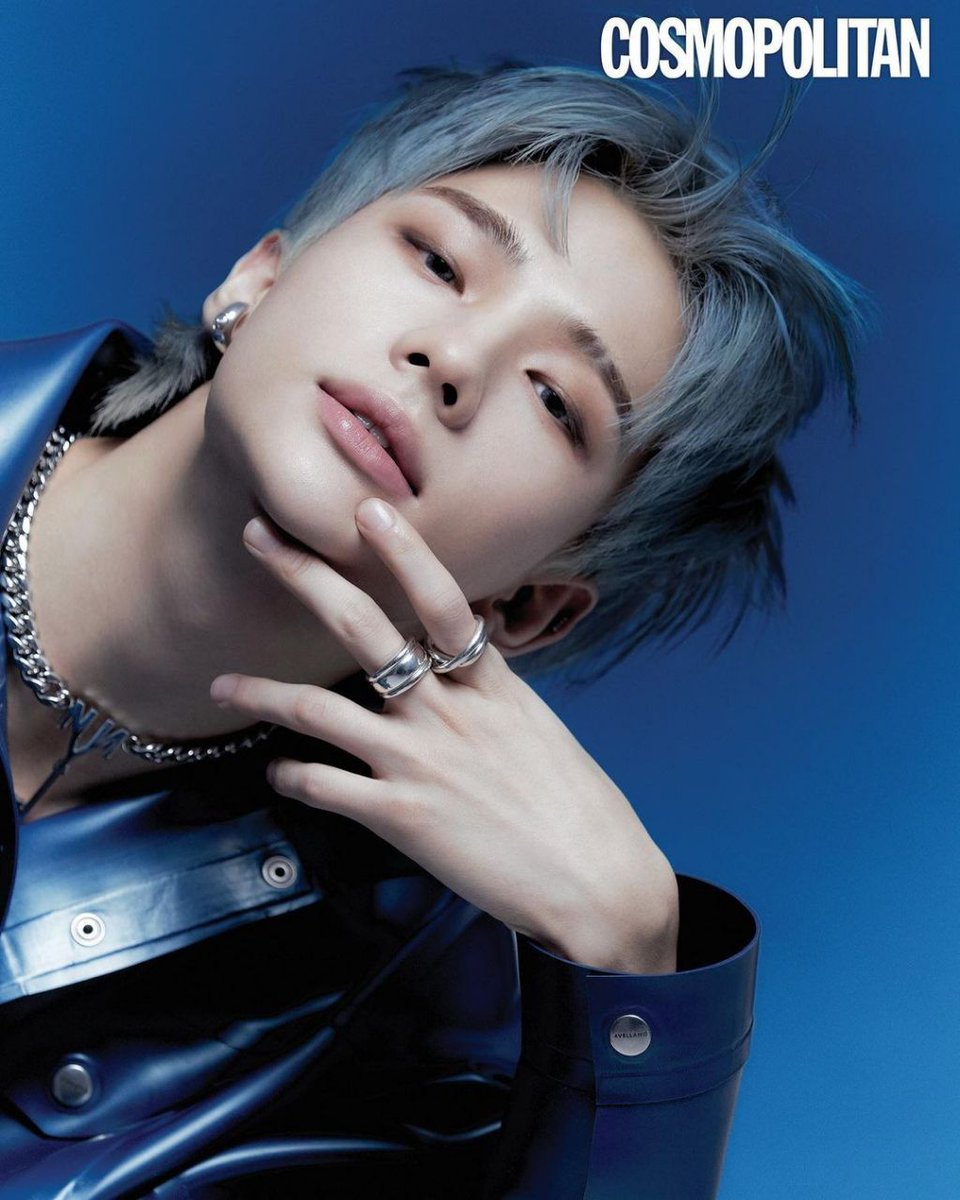 Jinnie0Hwangofc's tweet photo. ✨🔥🔥💙🖤

#Hyunjin 
#Felix 
#StrayKids 
#COSMOPOLITANKOREA 
#stay @Stray_Kids https://t.co/Xml2xF23XQ