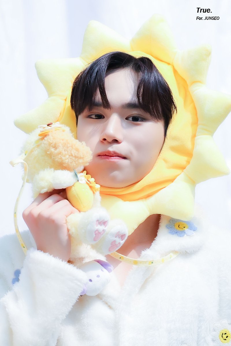 junseo files tweet media