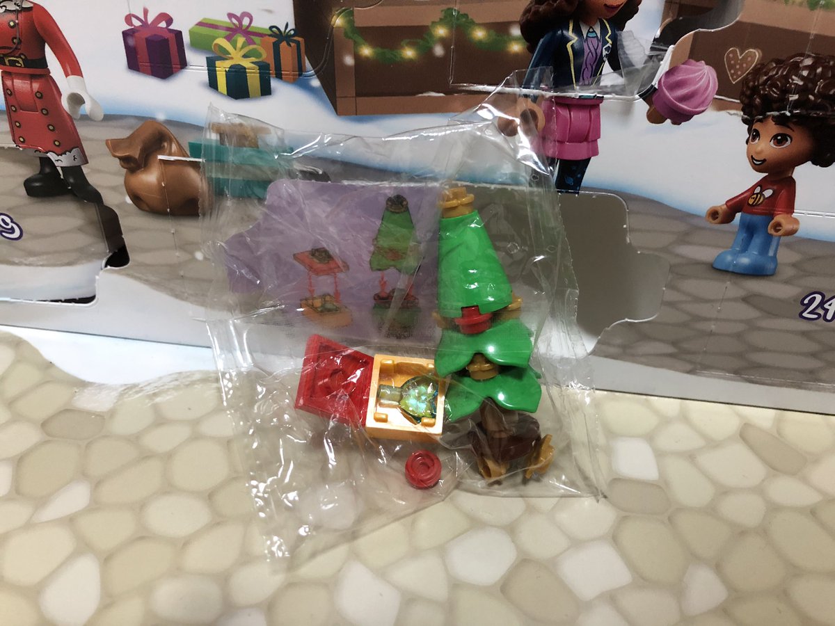 OctanCola's tweet photo. 20日目！
ツリー！
…早くない？
#未開封アドベント https://t.co/kI4FpkiOY2