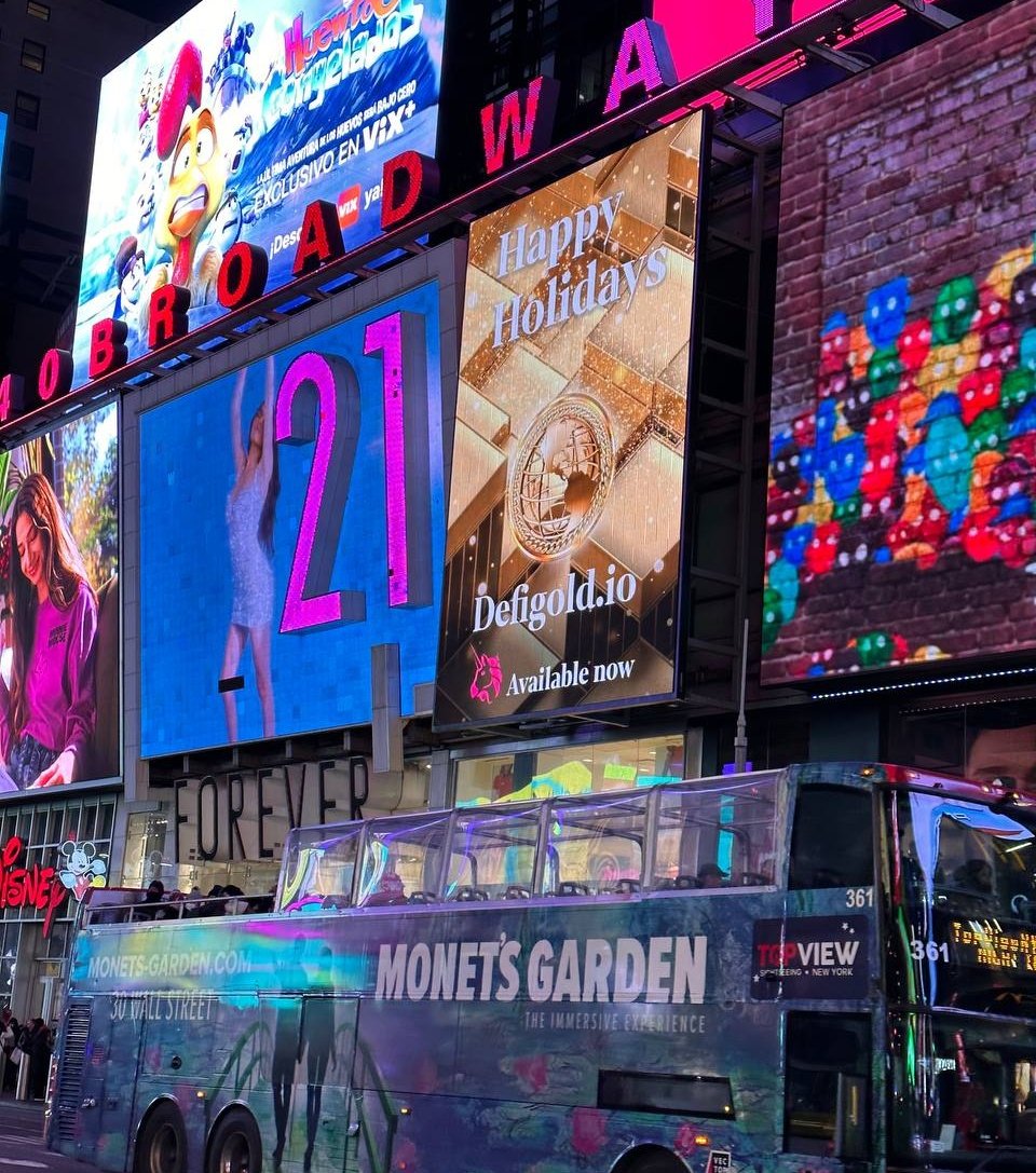 Defi_Gold_Miner's tweet photo. Our billboards are LIVE! 🤩

Don't we look so perfect sitting up there in @TimesSquareNYC? 🎄✨️

Shout out to @web3_JAKE for snaggin' these pics! You're lookin' spiffy, ser. 😎 

#DeFiGold #GoldIsTheWay #TimesSquare #NYC #Live https://t.co/xoitYFfx7A