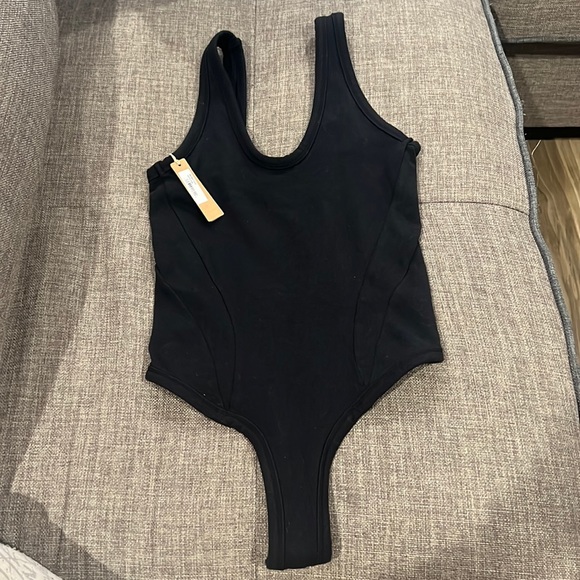_kaatelynnnn_'s tweet photo. So good I had to share! Check out all the items I'm loving on @Poshmarkapp from @iheartresale #poshmark #fashion #style #shopmycloset #skims #reason: https://t.co/rCsQCZTDuW https://t.co/FyLtq2boPo