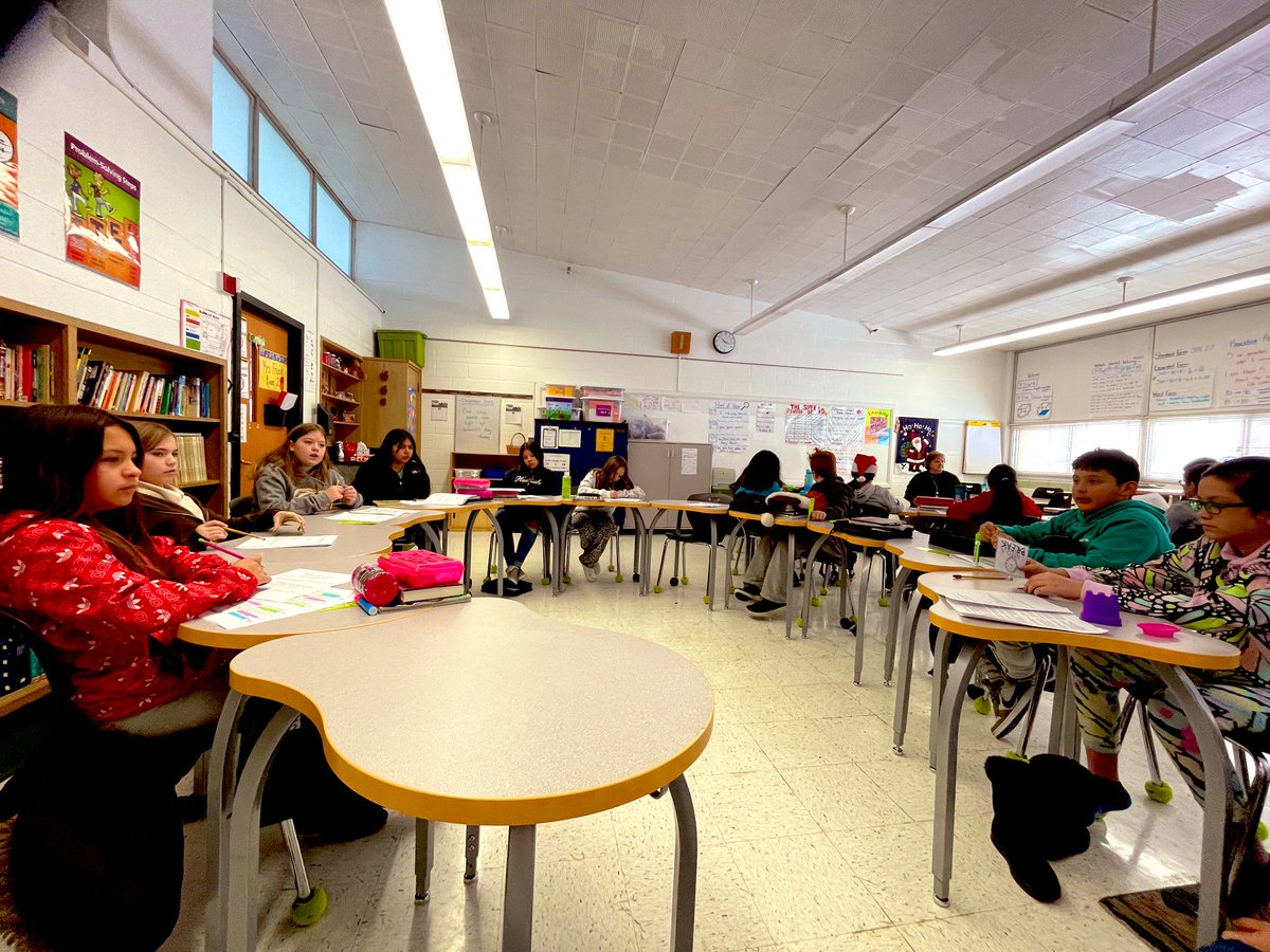 Ringel0611K's tweet photo. Should we ban bottled water?
Great Socratic Seminar discussing this question. #HarvardRising #Avid  @D50Coaching @HarvardD50 #D50TeachersRock! https://t.co/Teo0CiPuWE
