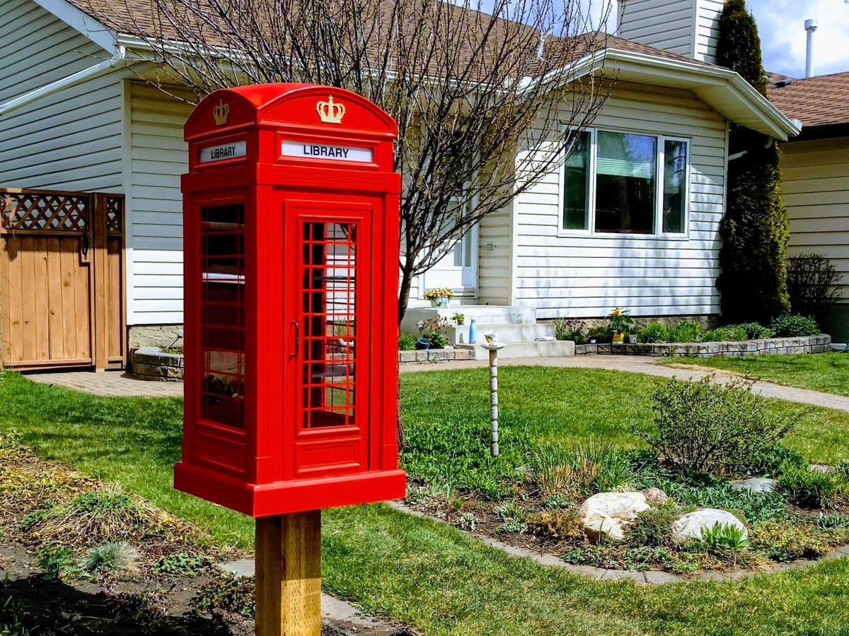 LtlFreeLibrary's tweet photo. A taste of the U.K. in the form of a Little Free Library! Let these book-sharing boxes transport you... https://t.co/2oeoJilhWX https://t.co/E1rOvuwpMT
