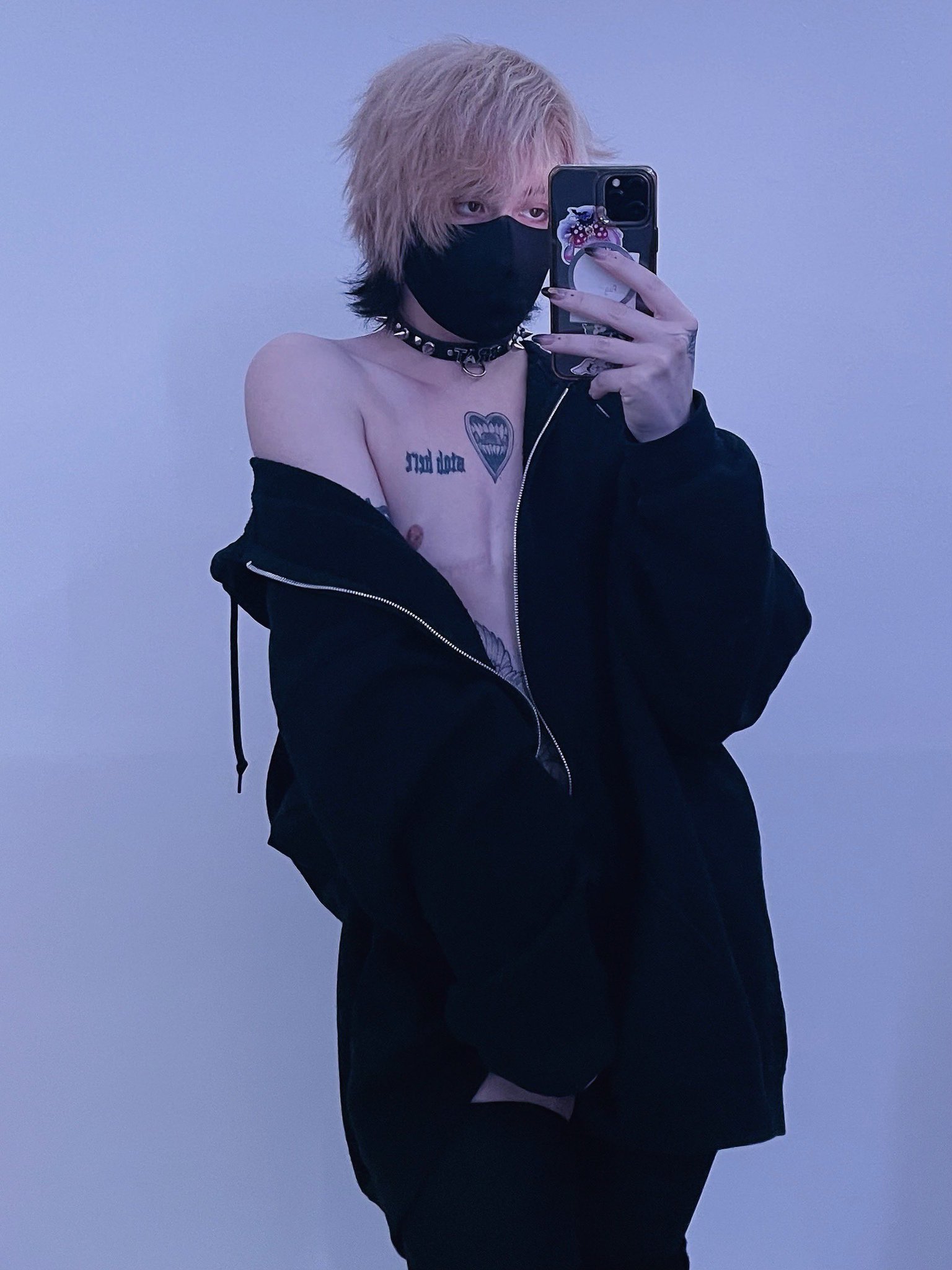 Mika =^ㅇㅅㅇ^= on X: your femboy goth boyfriend wants your attention 🫣 t.coNtu0krKDJk X