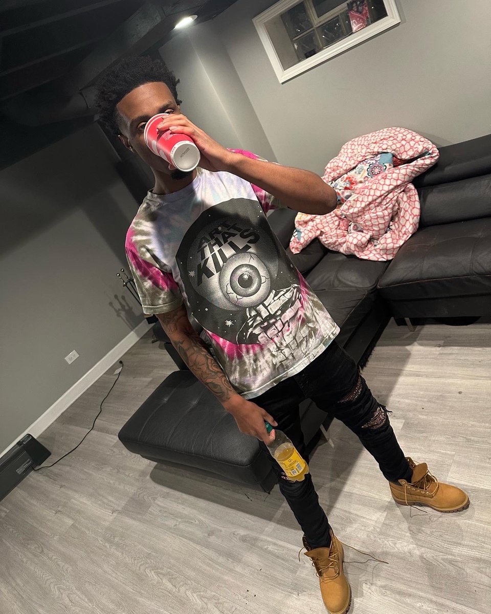 100john_'s tweet photo. It is what is n what it was I let it be🤷🏾‍♂️ alla guys go live thru Me i neva tellem’ RIP🦅 https://t.co/sLkfKmAjfS