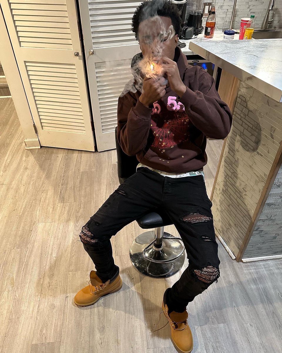 100john_'s tweet photo. It is what is n what it was I let it be🤷🏾‍♂️ alla guys go live thru Me i neva tellem’ RIP🦅 https://t.co/sLkfKmAjfS