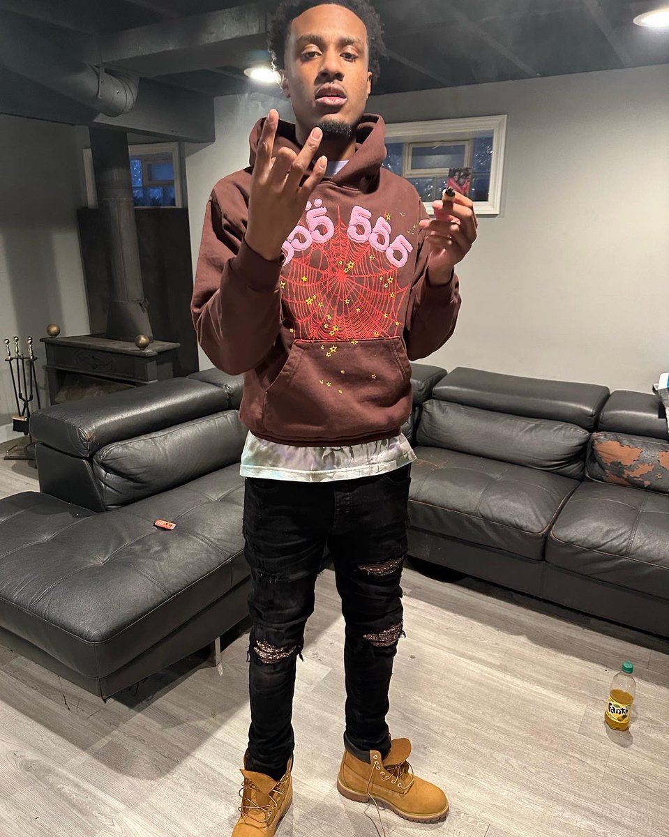 100john_'s tweet photo. It is what is n what it was I let it be🤷🏾‍♂️ alla guys go live thru Me i neva tellem’ RIP🦅 https://t.co/sLkfKmAjfS