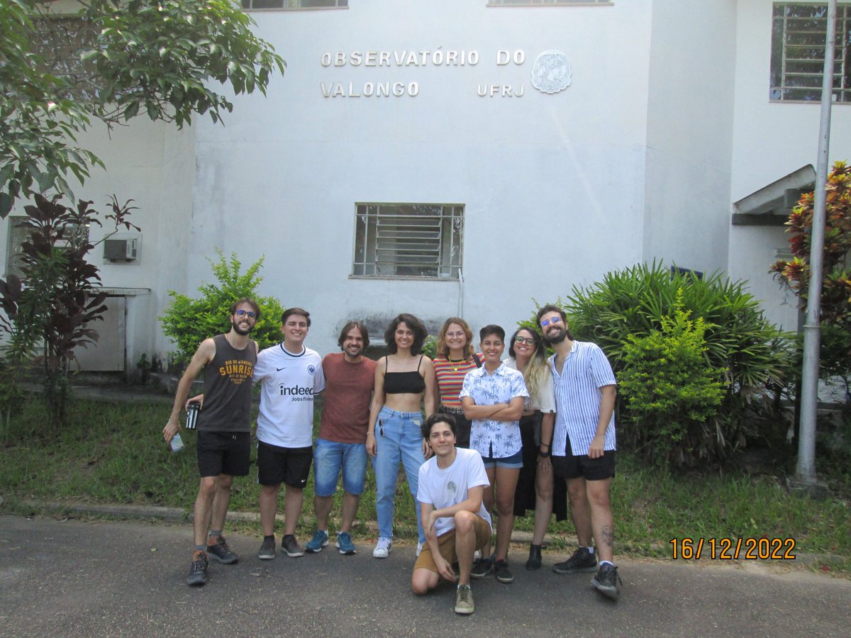 luanghezzi's tweet photo. Grupo (quase completo) de pesquisa SEA (Stars, Exoplanets and Astrobiology) no Observatório do Valongo/UFRJ. https://t.co/AeKSu1kZEq
