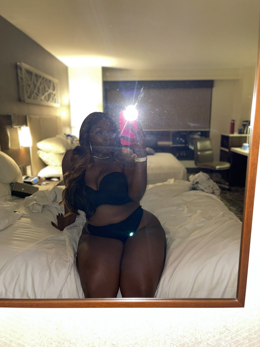 JadaBoo_00's tweet photo. hard to forget, but here’s a reminder 💋 https://t.co/M8v7jLaBhg